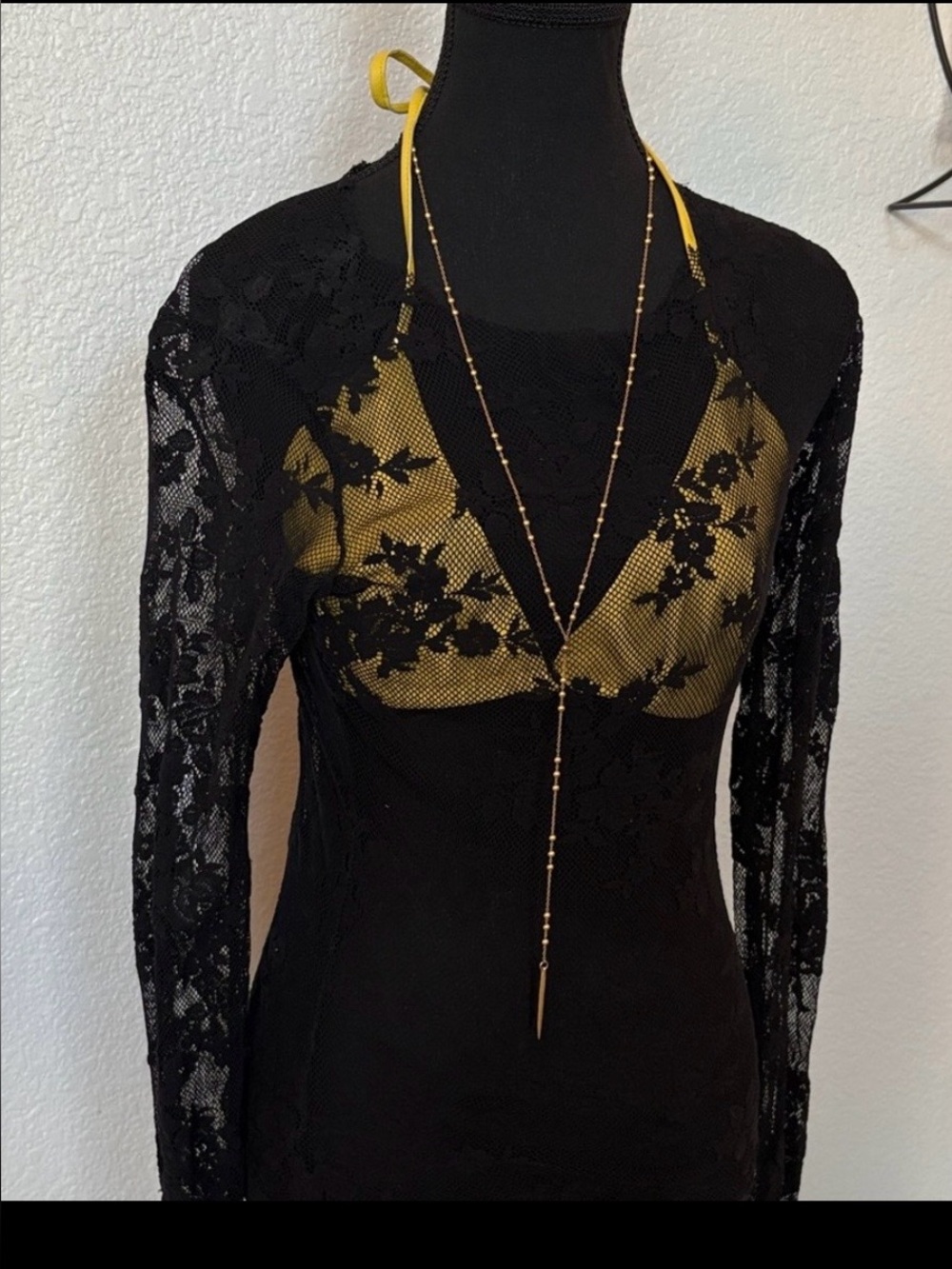 Black Floral Sheer Lace Women Top, Raw Edge Hems, Fitted, Long Sleeve, size M/L